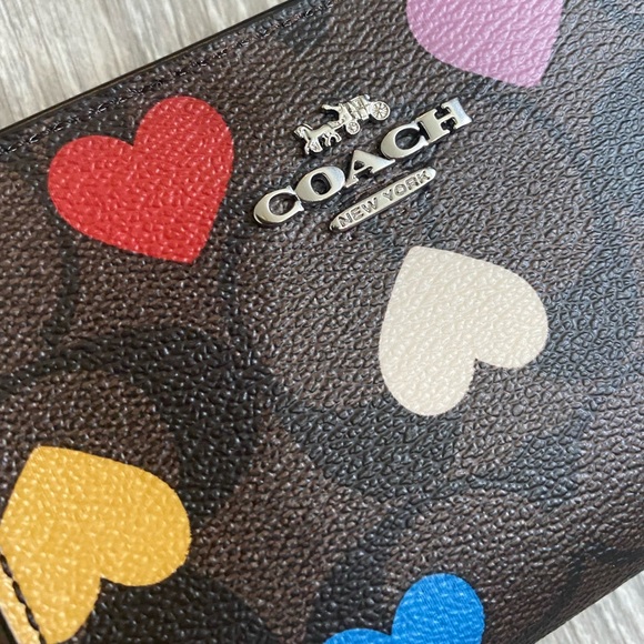 💕💟NWT COACH HEART PRINT BIFOLD WALLET SIGNATURE CANVAS LIMITED EDITION💕💟 - Picture 10 of 16